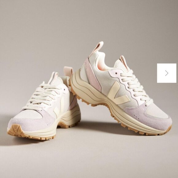 Veja Venturi Sneakers - Picture 1 of 3
